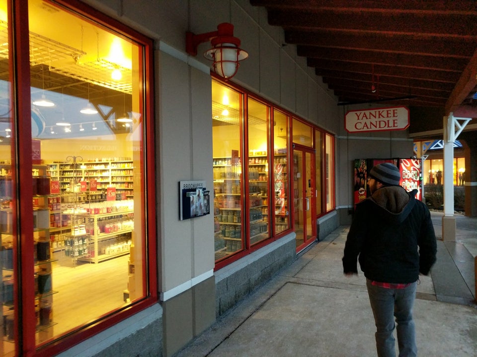 Yankee Candle 8415 Factory Shops Blvd, Jeffersonville