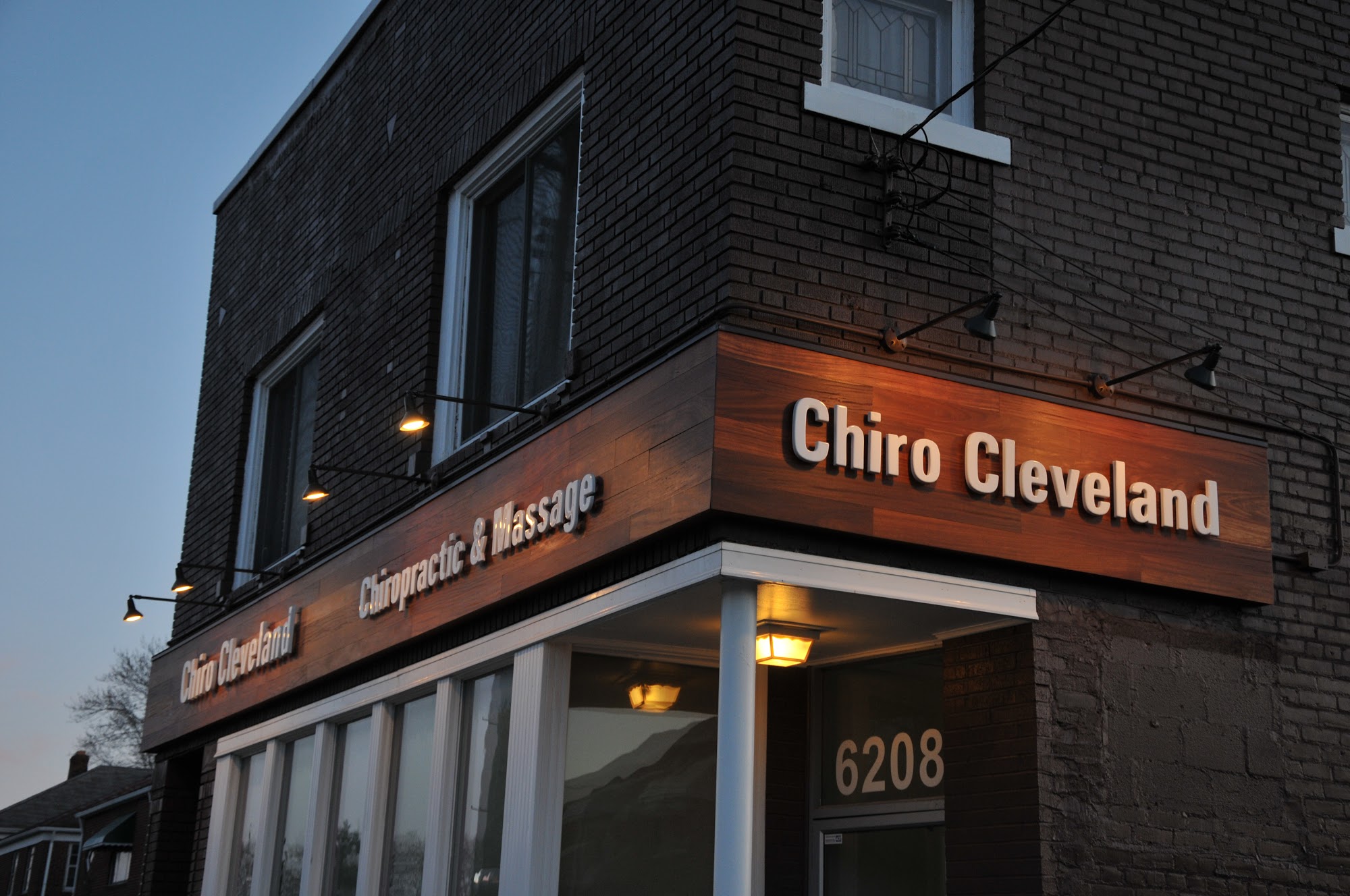 Chiro Cleveland - Massage & Chiropractic