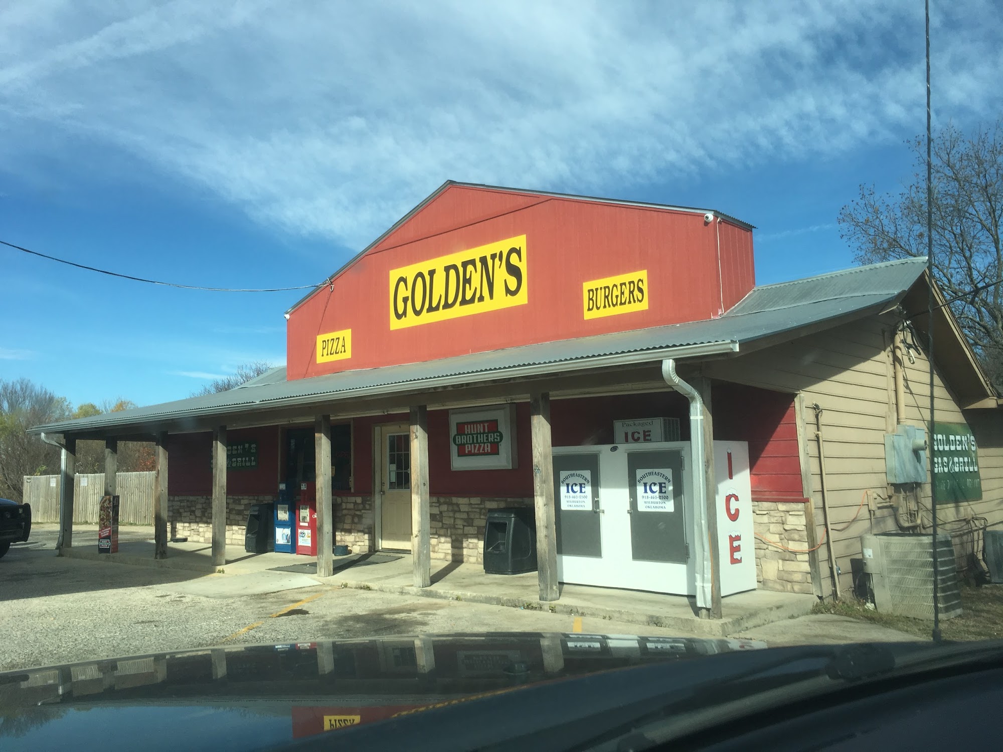 Golden's Gas & Grill