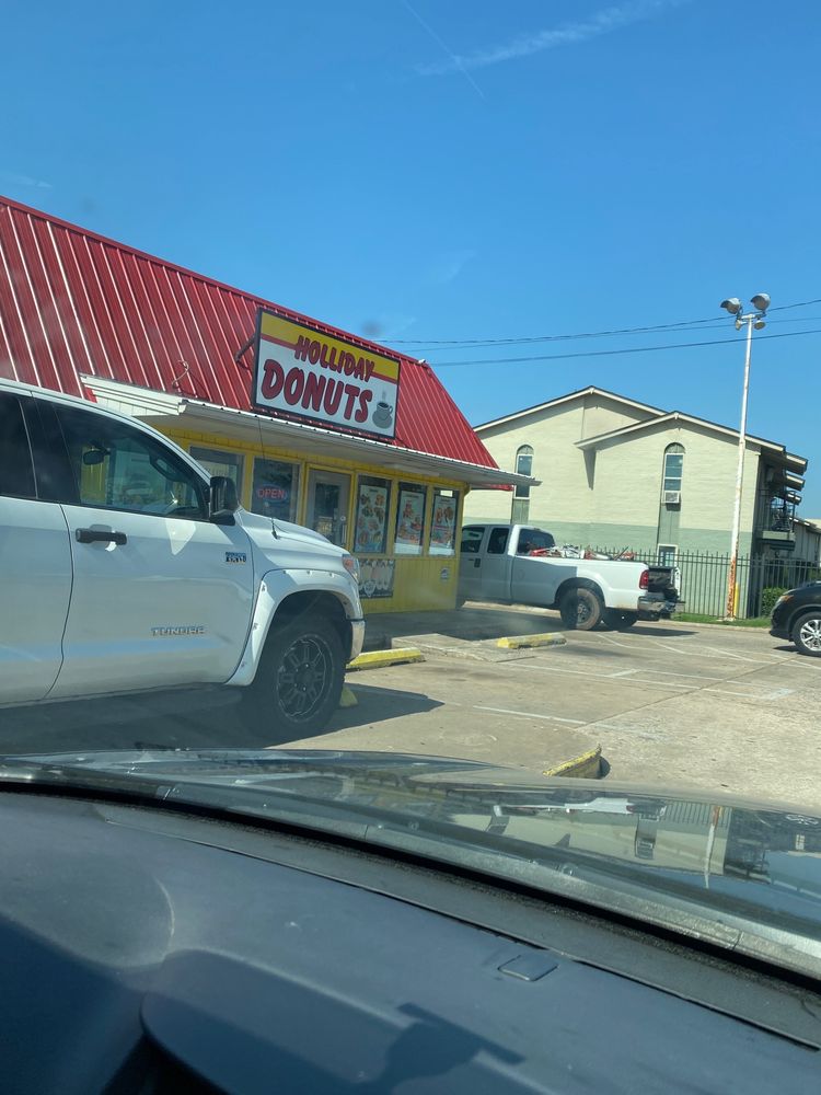 Holliday Donuts 7040 E Reno Ave, Oklahoma City