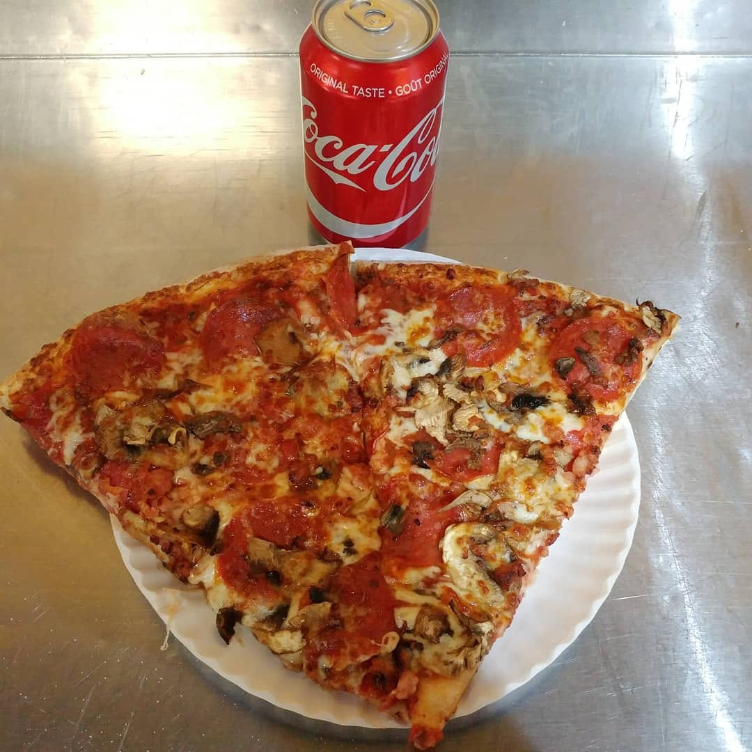 Big Guys Pizza 1286 Jalna Blvd, London