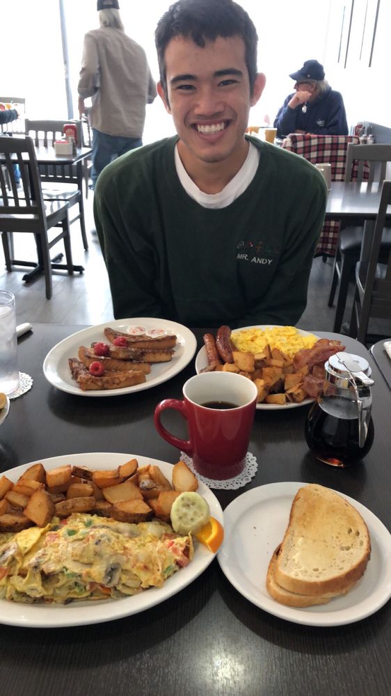 Maggie's Diner 360 Lakeshore Rd W, Mississauga
