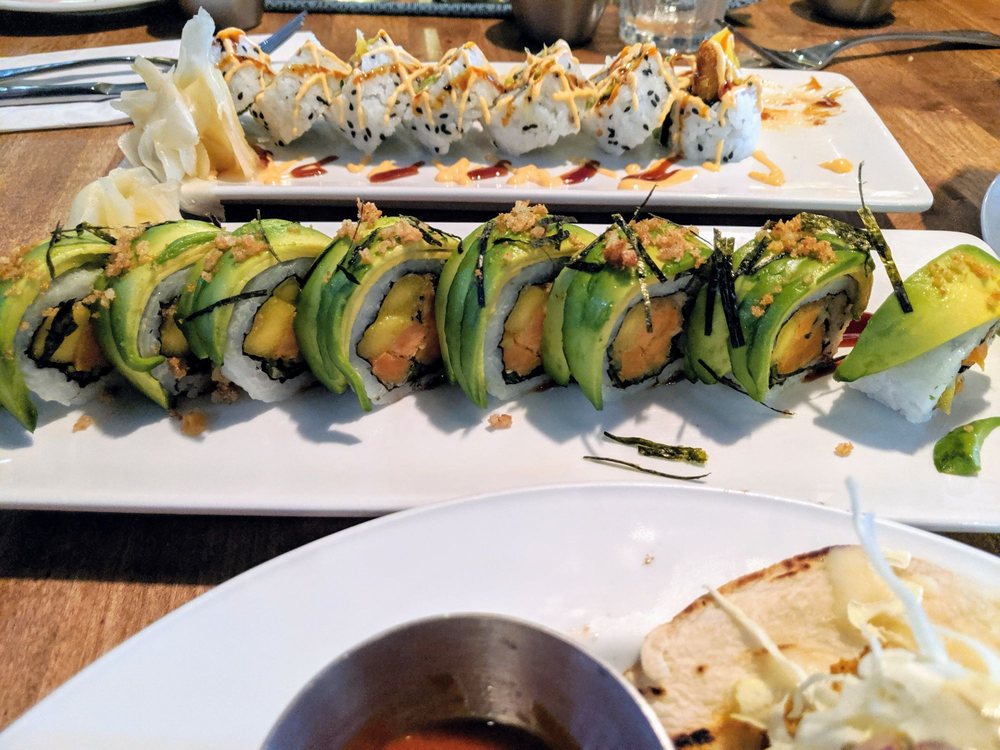 Earls Kitchen + Bar 100 City Centre Dr Unit 1-101, Mississauga
