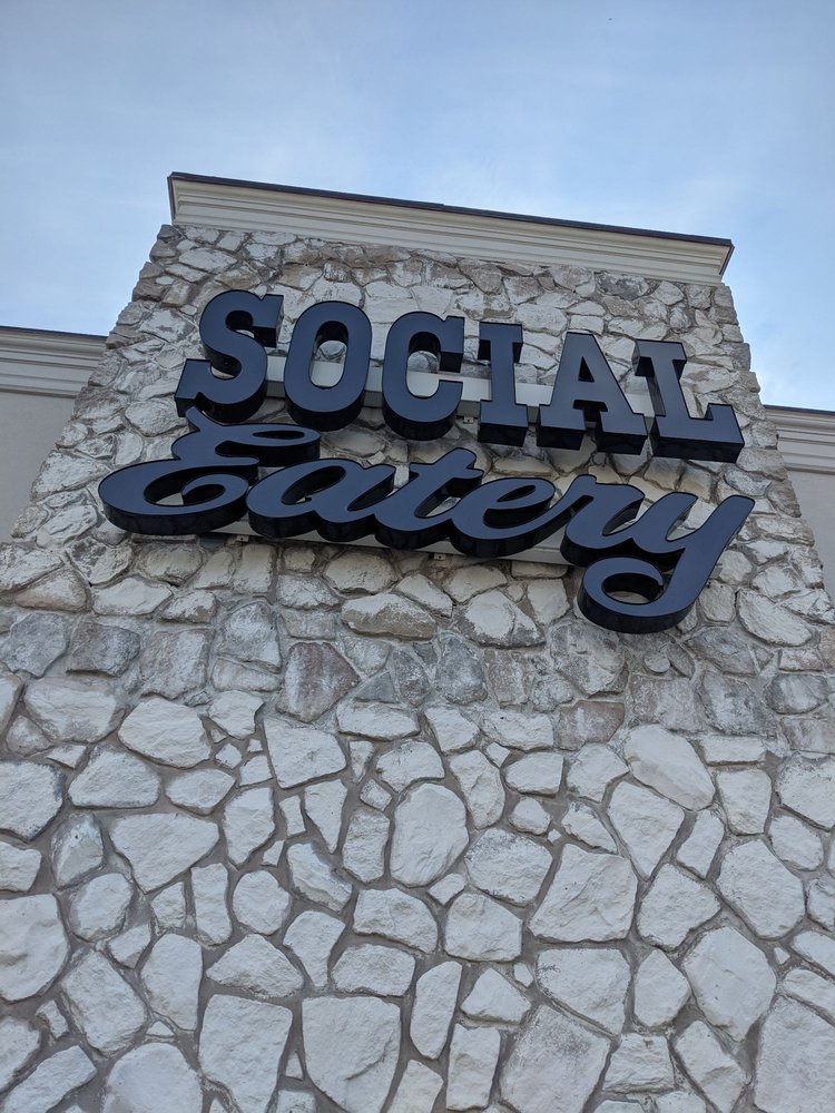Social Eatery 6610 Meadowvale Town Centre Cir, Mississauga