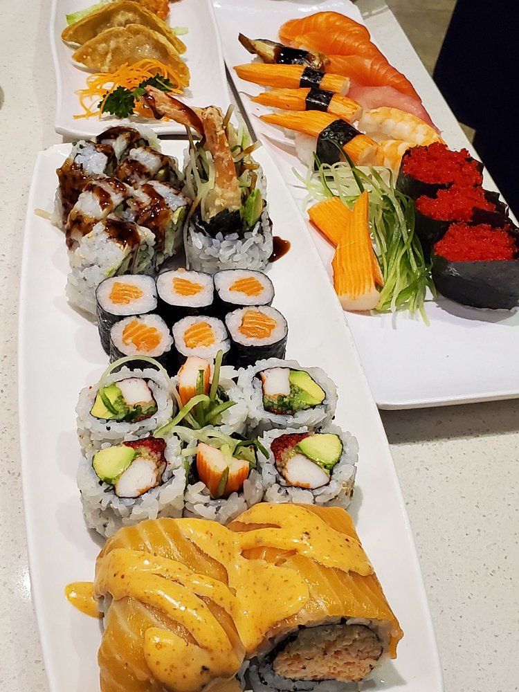 Moon Sushi 1900 Fowler Dr, Mississauga