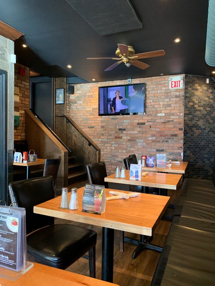 Pump House Grille Co 40 Lakeshore Rd E, Mississauga