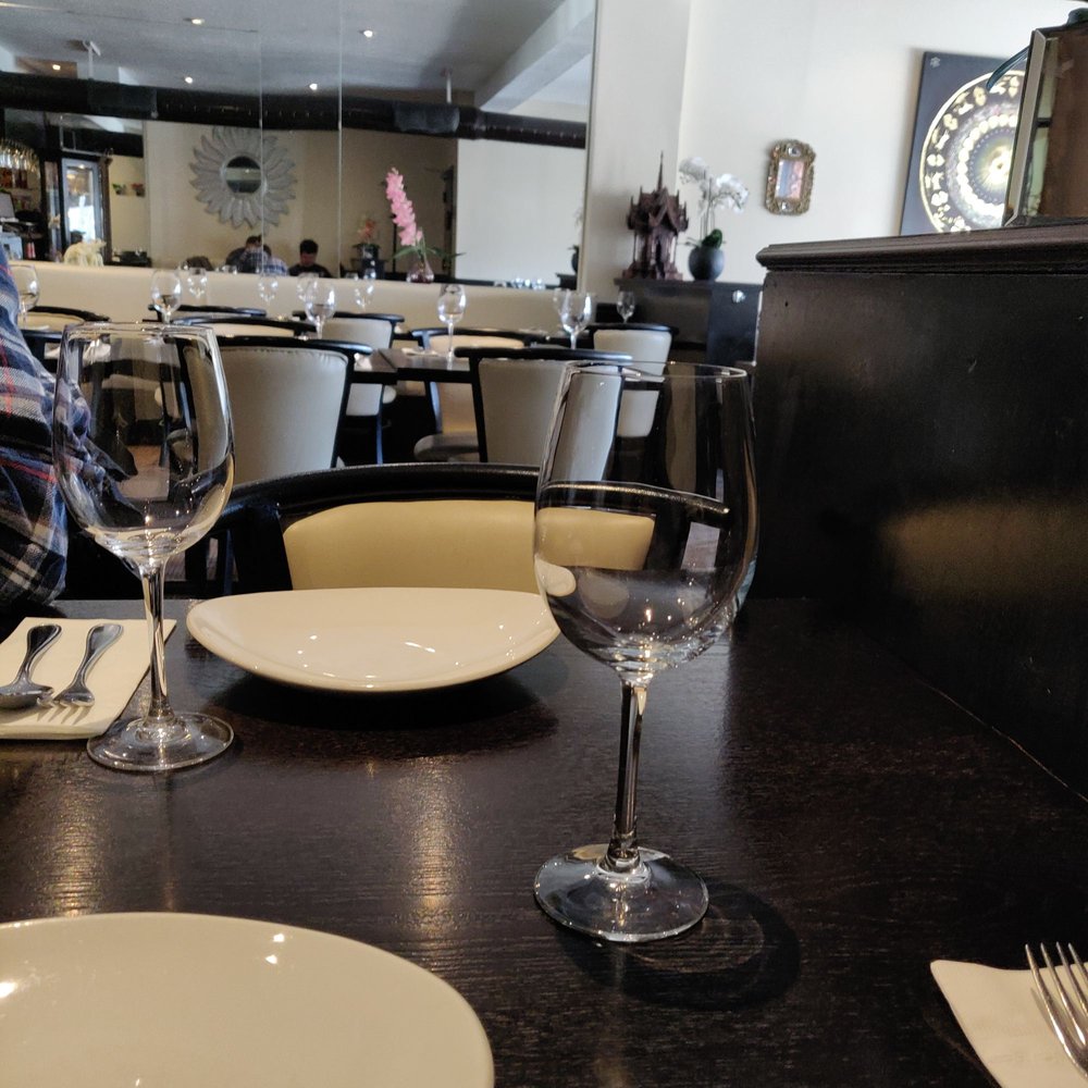 Thai House Cuisine 261 Lakeshore Rd E, Mississauga