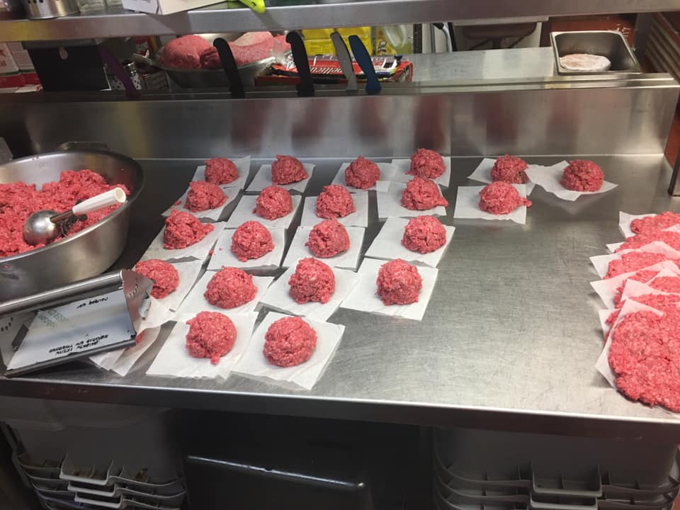 Manhattan Handmade Burgers 407 Laurier Ave W, Ottawa