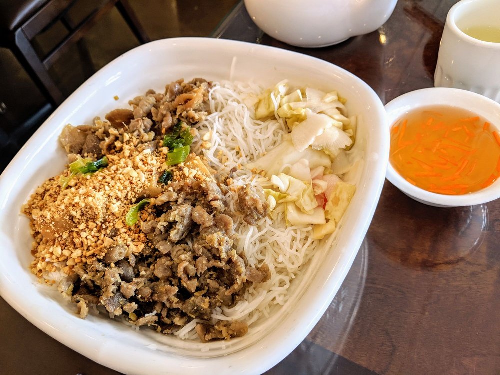 Phuket Royal 713 Somerset St W, Ottawa