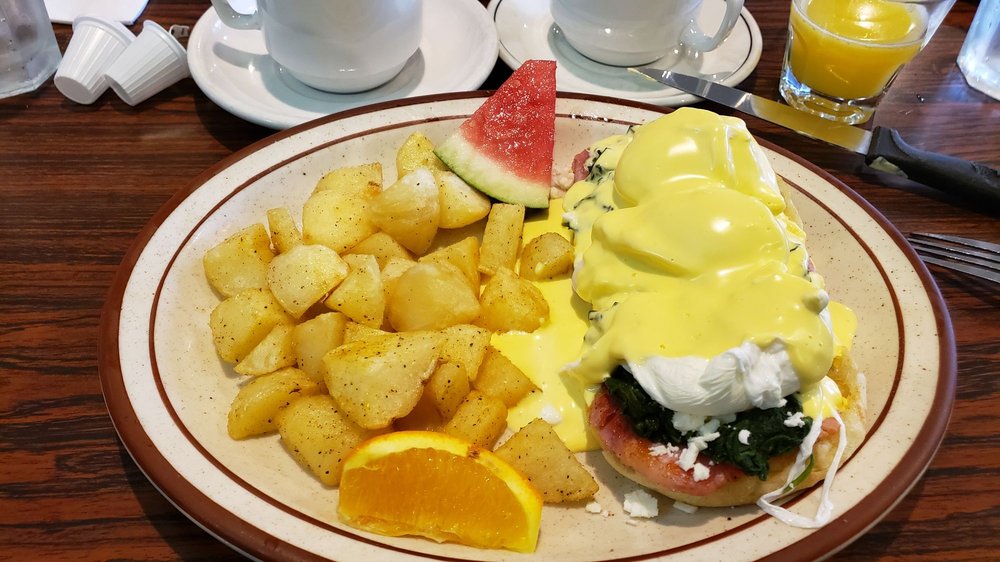 Golden Diner 105 Carlton St, Toronto