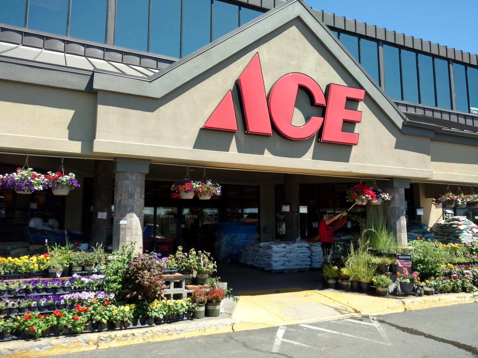 Ace Hardware & Paint