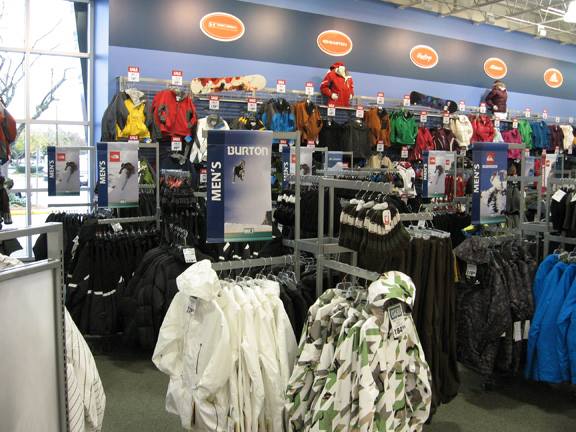 DICK'S Sporting Goods 1030 Green Acres Rd, Eugene