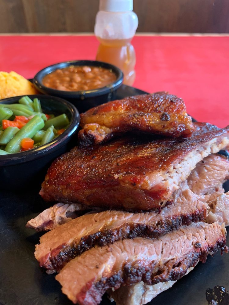 Hole in the Wall BBQ 3200 W 11th Ave, Eugene