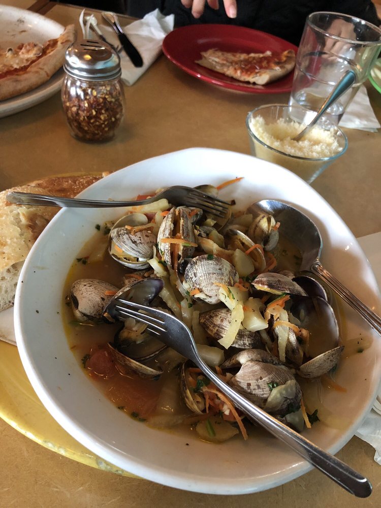 La Perla Pizzeria 1313 Pearl St, Eugene