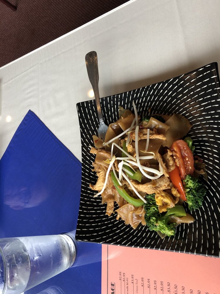 Manola's Thai Cuisine 652 E Broadway, Eugene