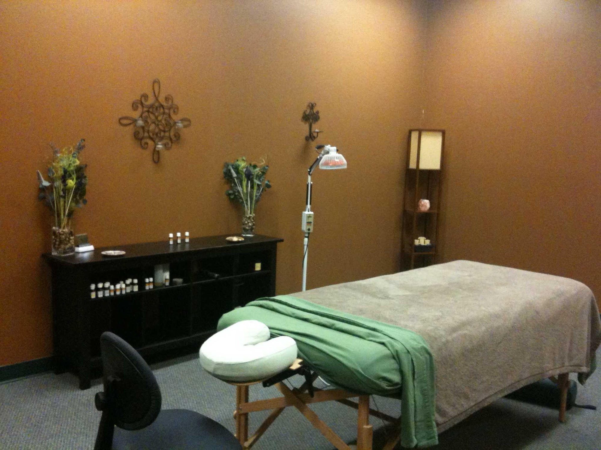Sacred Body Acupuncture and Massage