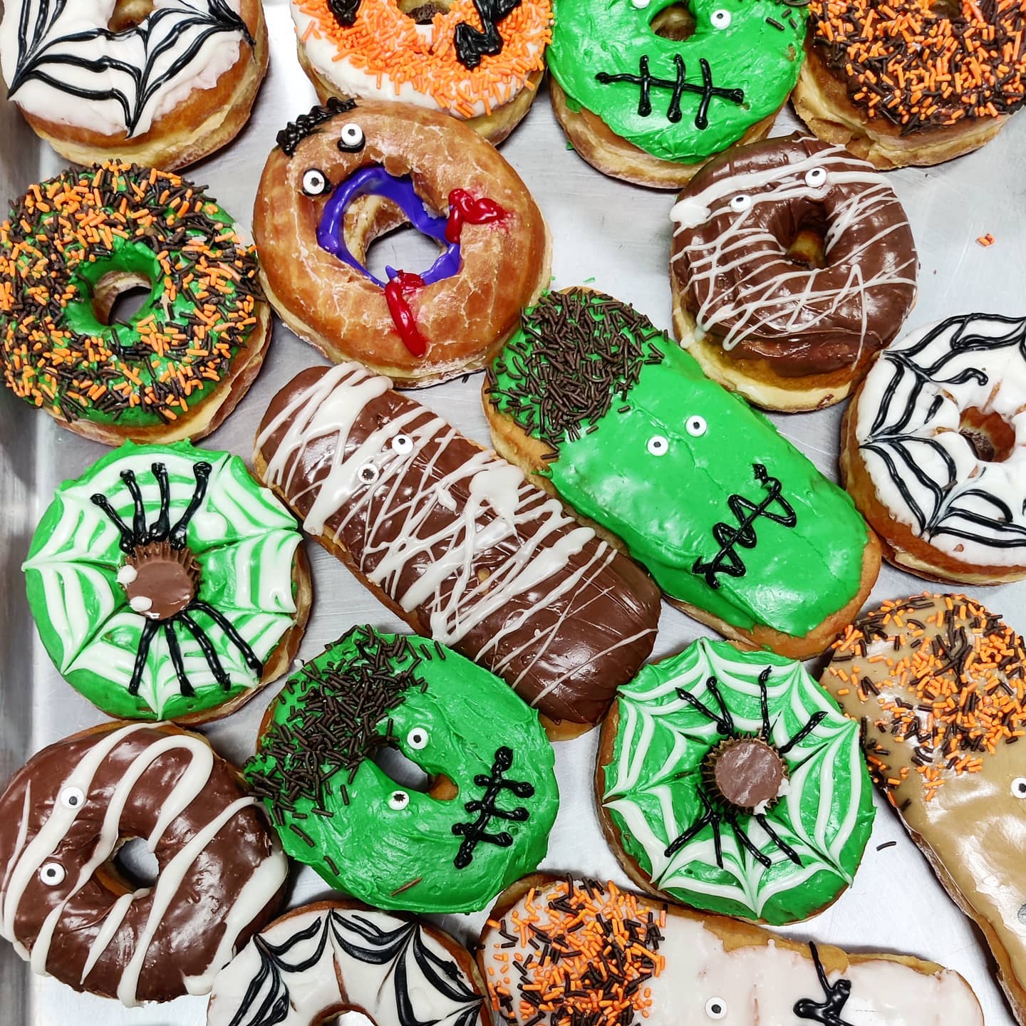 Delicious Donuts 12 SE Grand Ave, Portland