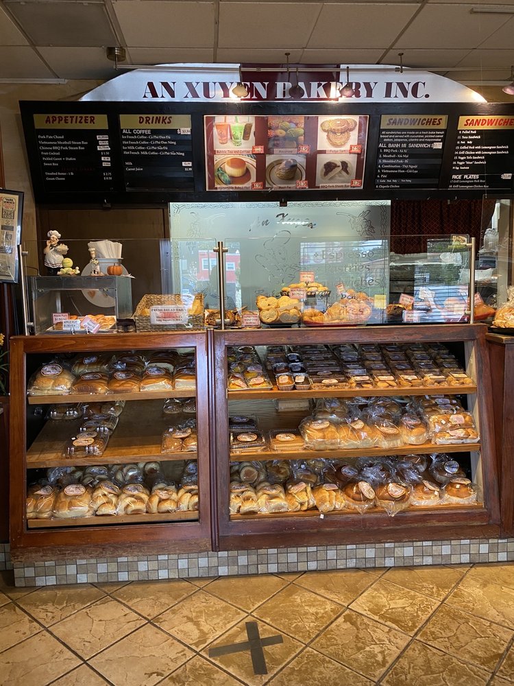 An Xuyên Bakery 5345 SE Foster Rd, Portland