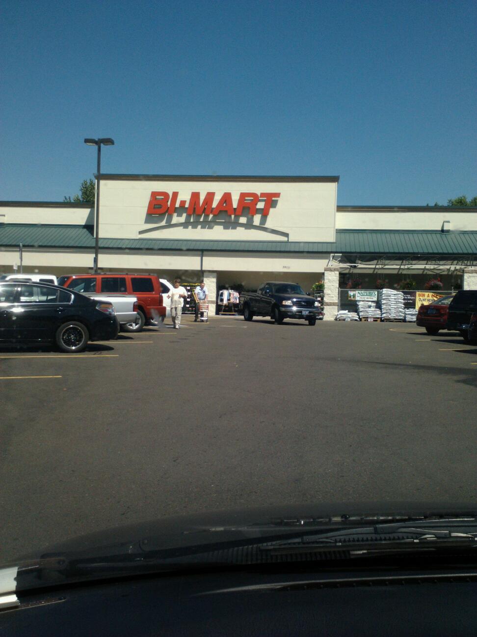 Bi-Mart Membership Discount Stores