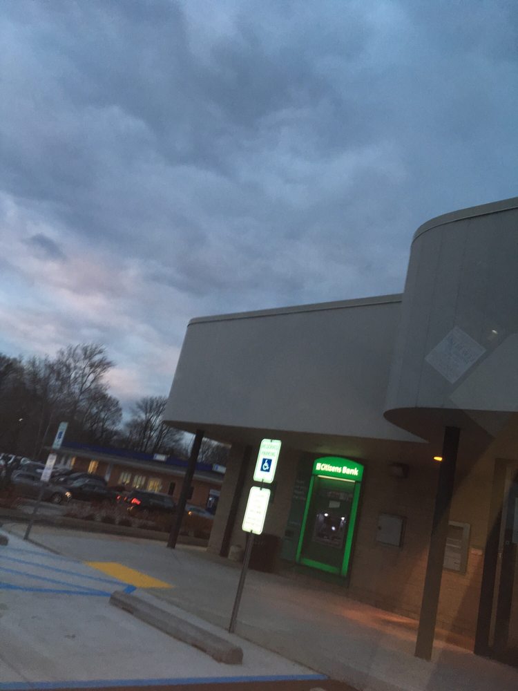 Citizens Bank 225 W Lancaster Ave, Ardmore