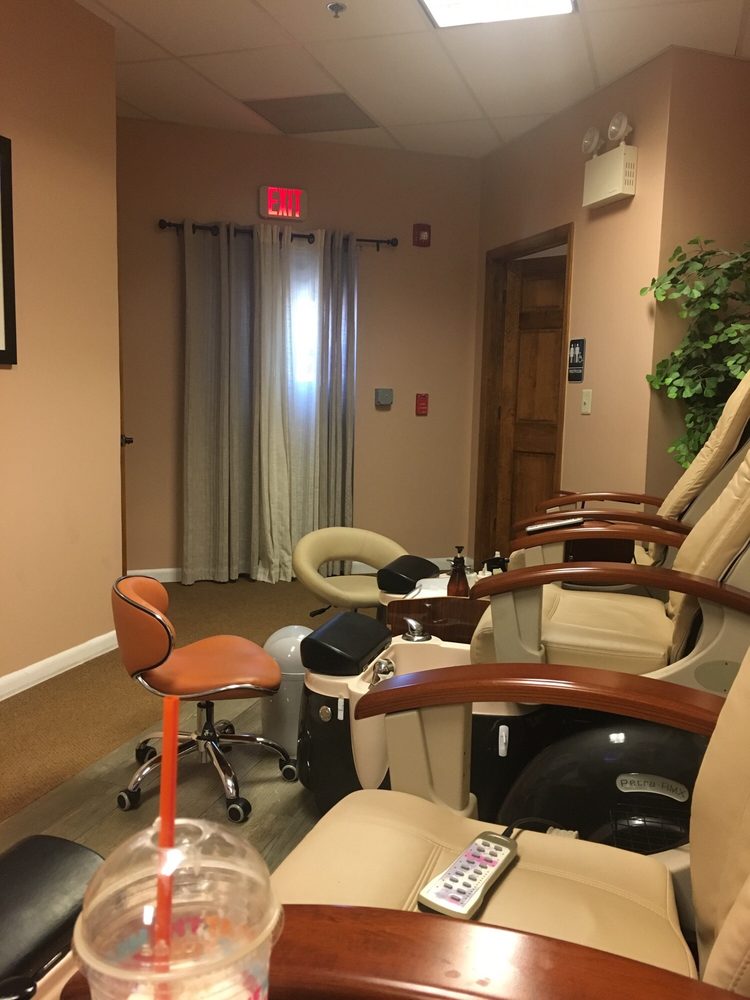 La Beaute Nails 1149 Lancaster Ave # U15, Bryn Mawr