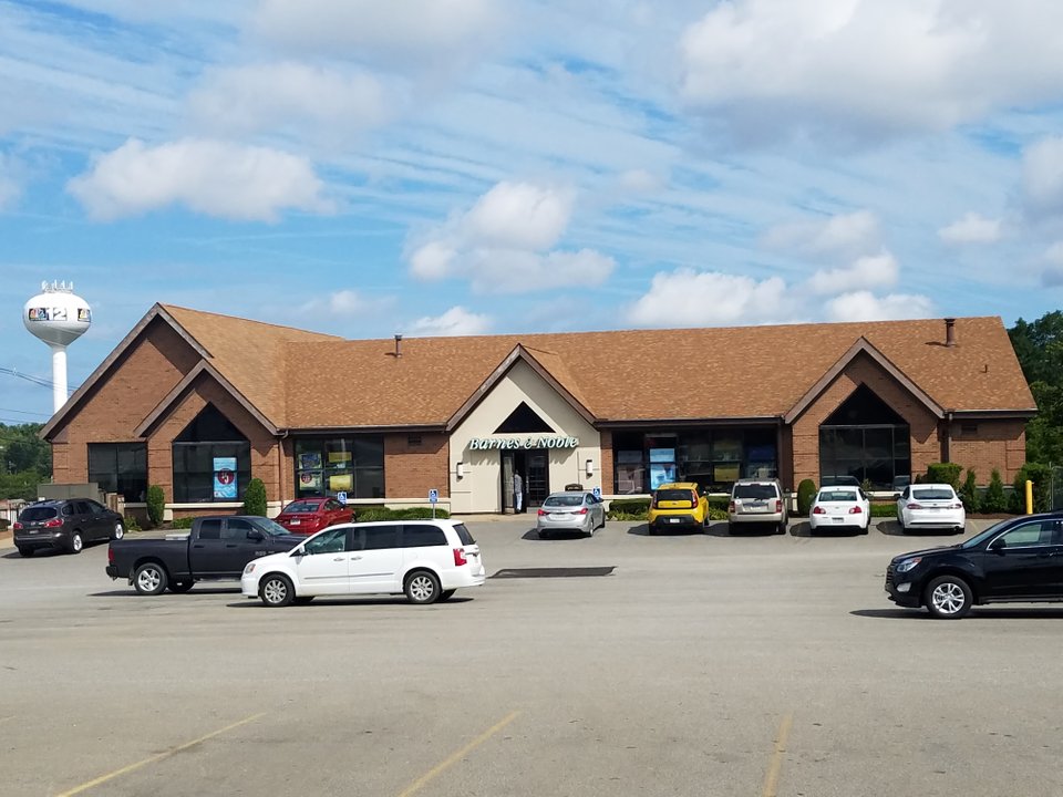 Barnes & Noble 5909 Peach St, Erie