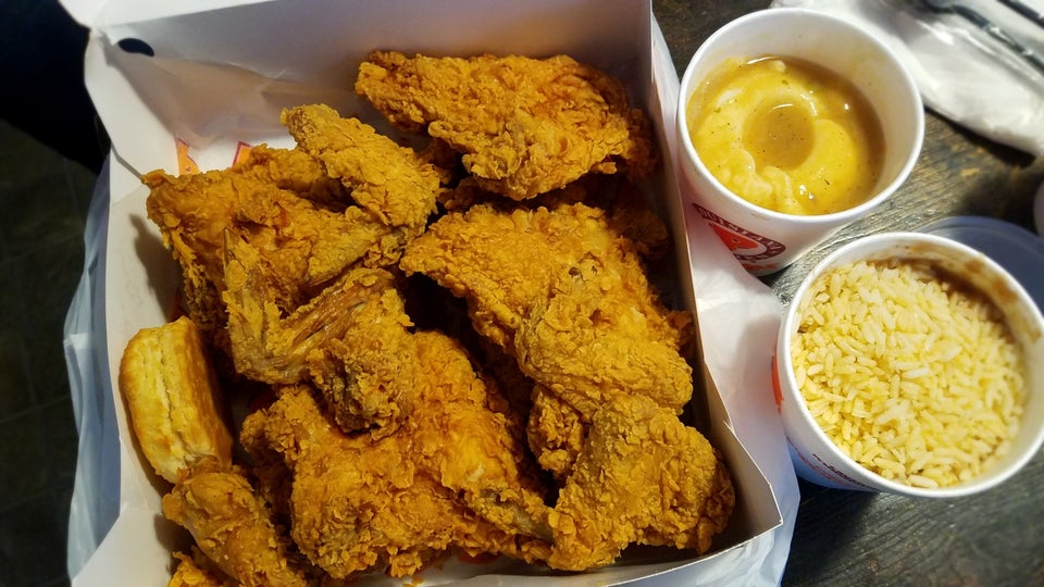 Popeyes Louisiana Kitchen 2600 W 12th St, Erie