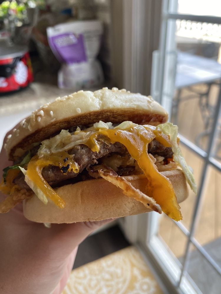 Red Robin Gourmet Burgers and Brews 5125 Jonestown Rd Ste 125, Harrisburg