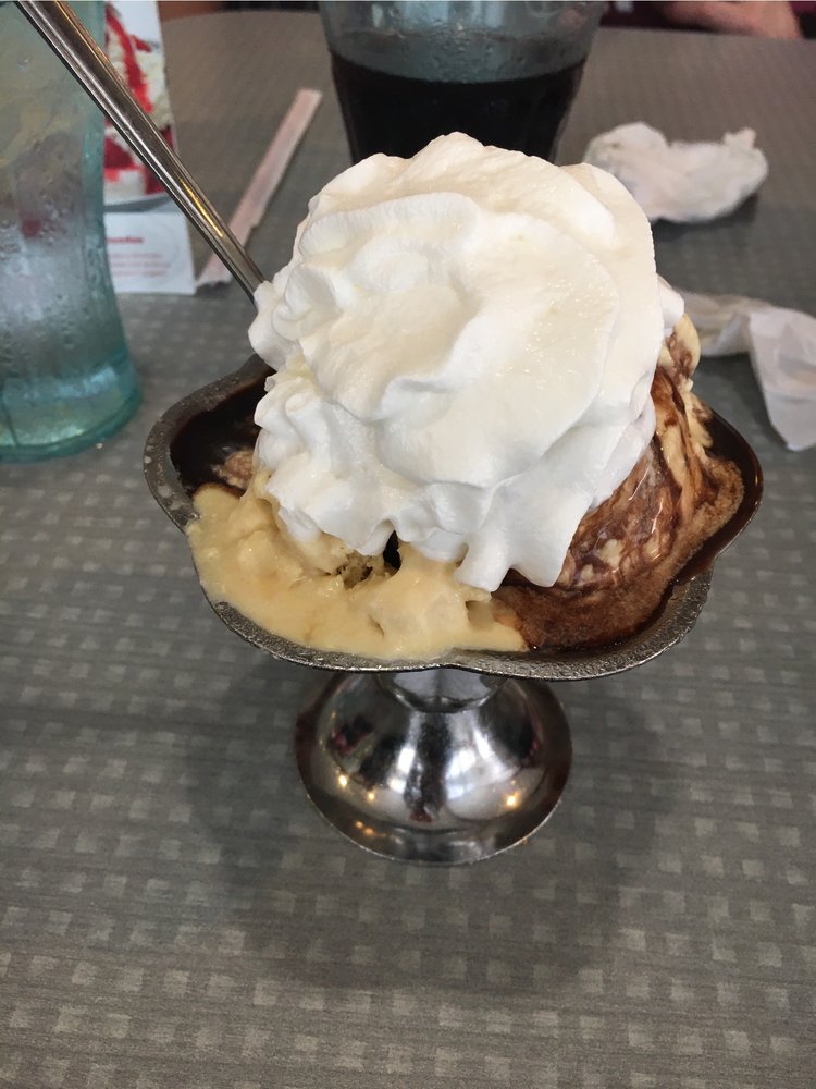 Friendly's 4601 High Pointe Blvd, Harrisburg