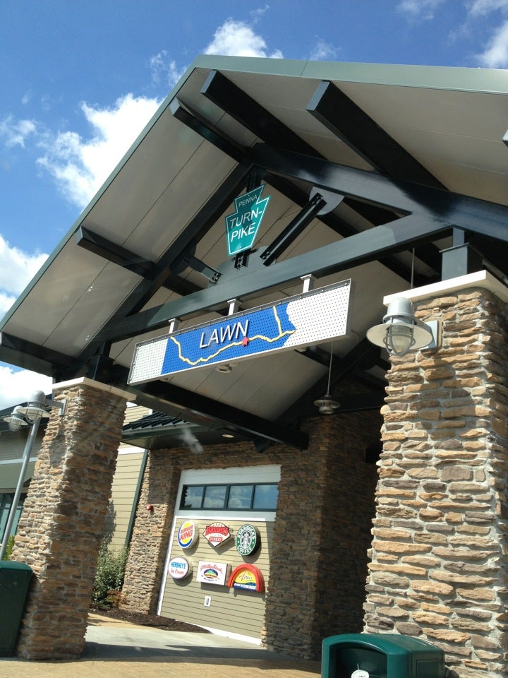 Lawn Service Plaza 1 Pennsylvania Turnpike, Lawn