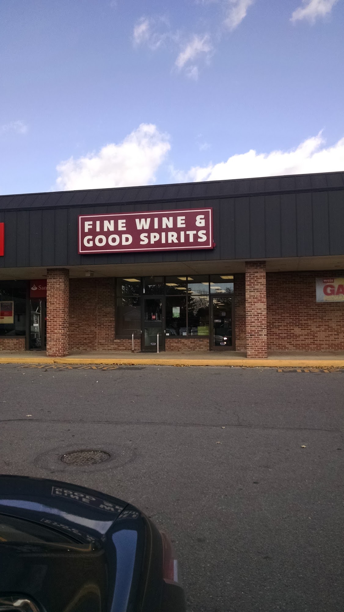 Fine Wine & Good Spirits #4904