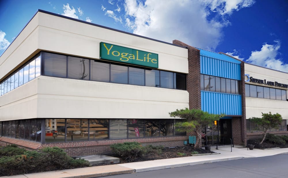 YogaLife Institute