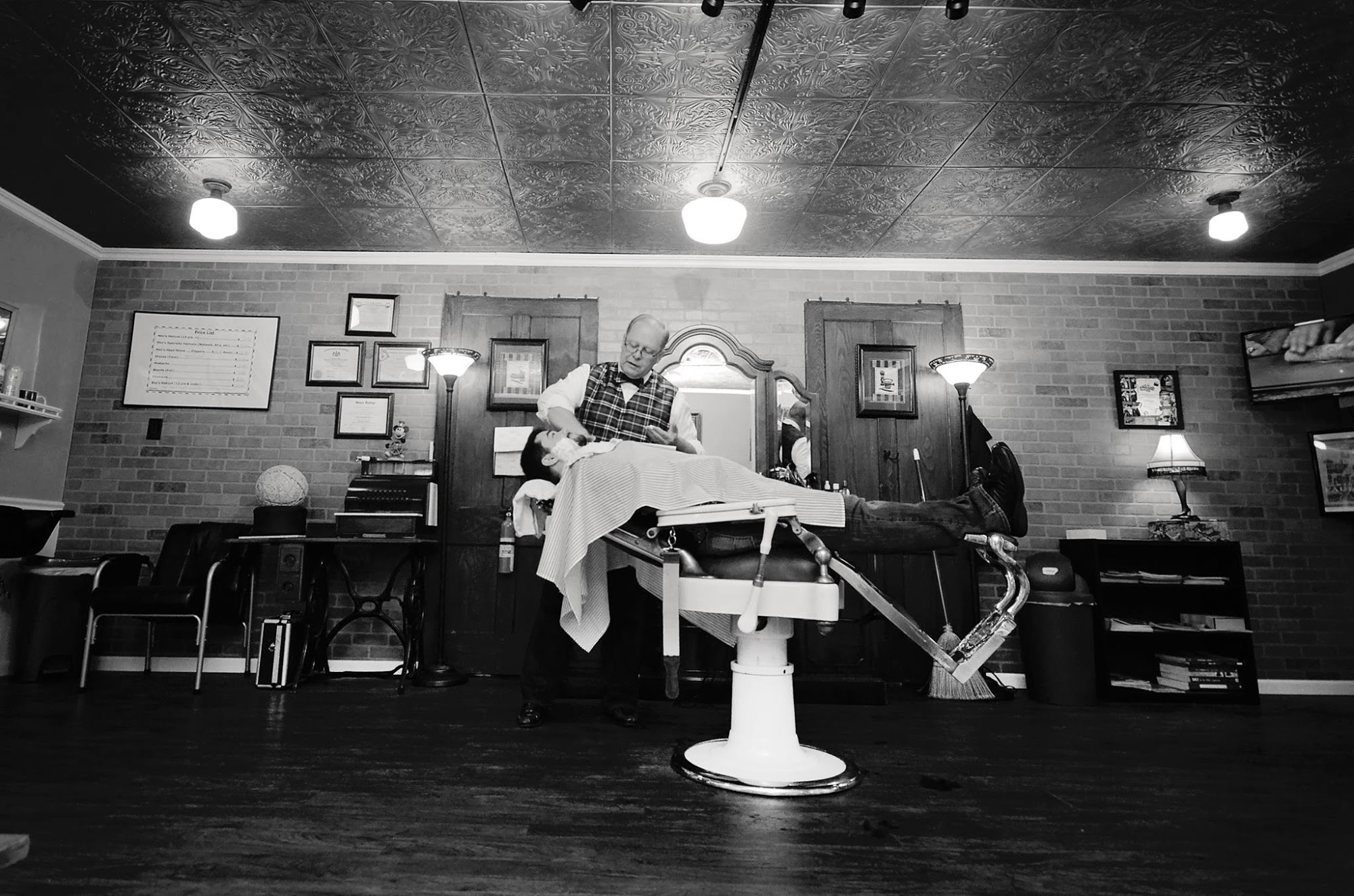 Carey's Avenue Barber Shop