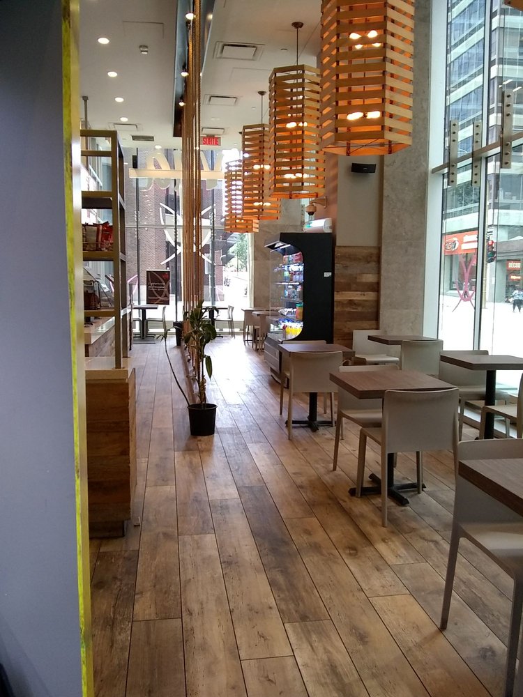 VUA Sandwichs 2020 Boulevard Robert-Bourassa, Montreal