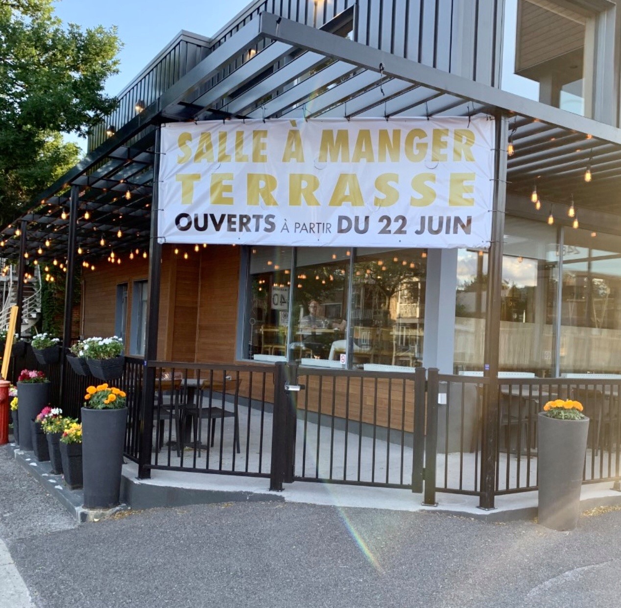 Restaurant Delitheque Rosemont (Restaurant Delitheque) 2475 Boulevard Rosemont, Montréal