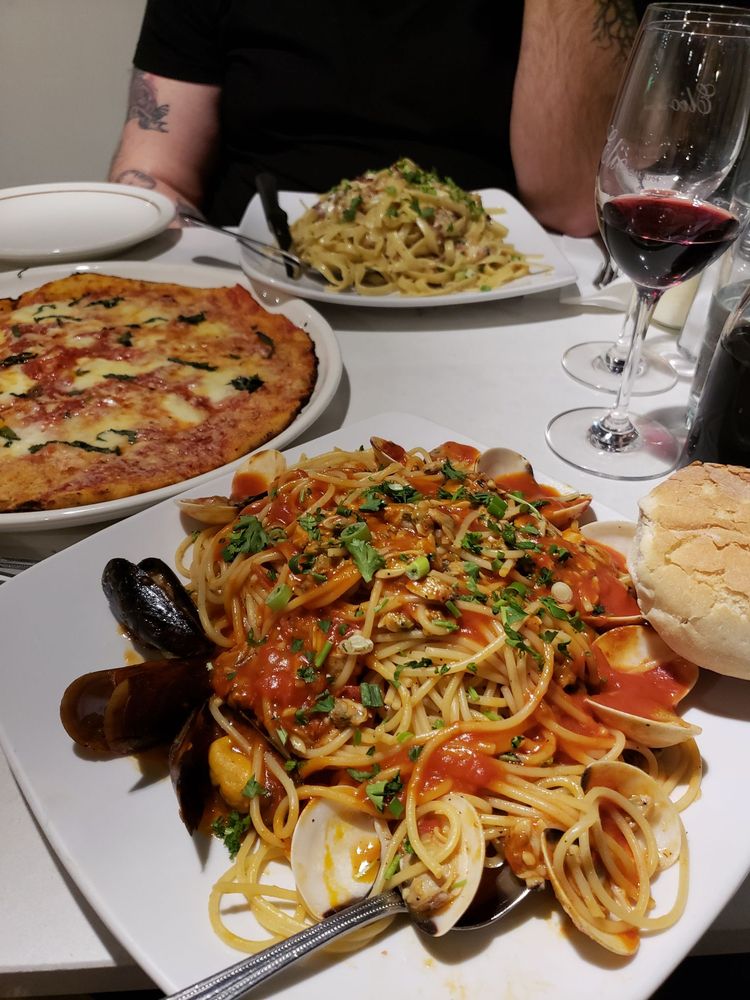 Elio Pizzeria 351 Rue de Bellechasse, Montréal