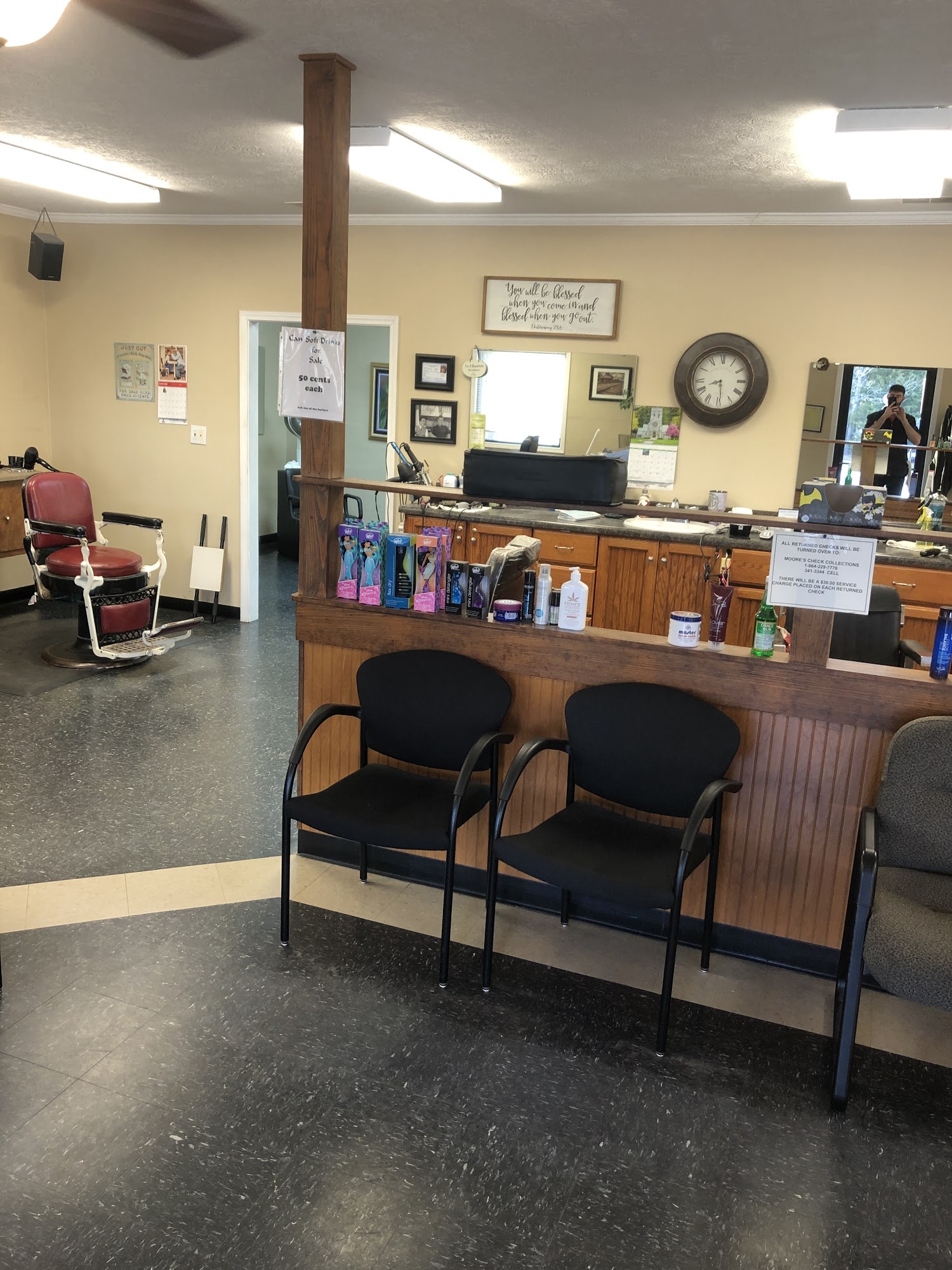 Tom's Place Barber Shop