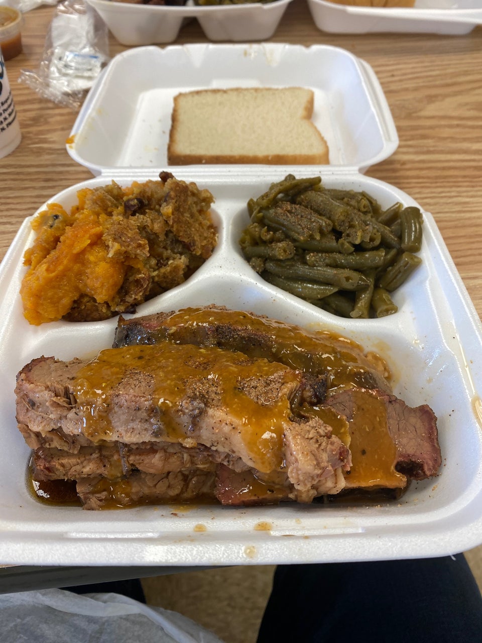 Bucky's Bar-B-Q: Donaldson Center 2010 Perimeter Rd, Greenville