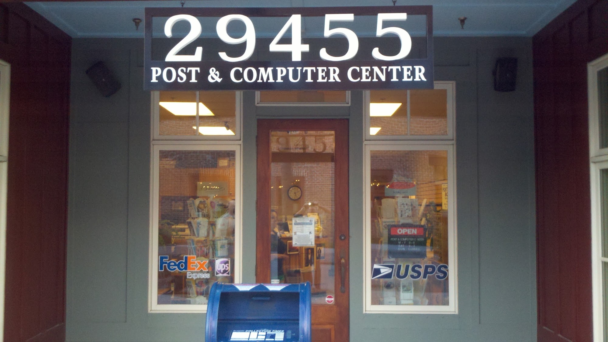 Post & Computer Center