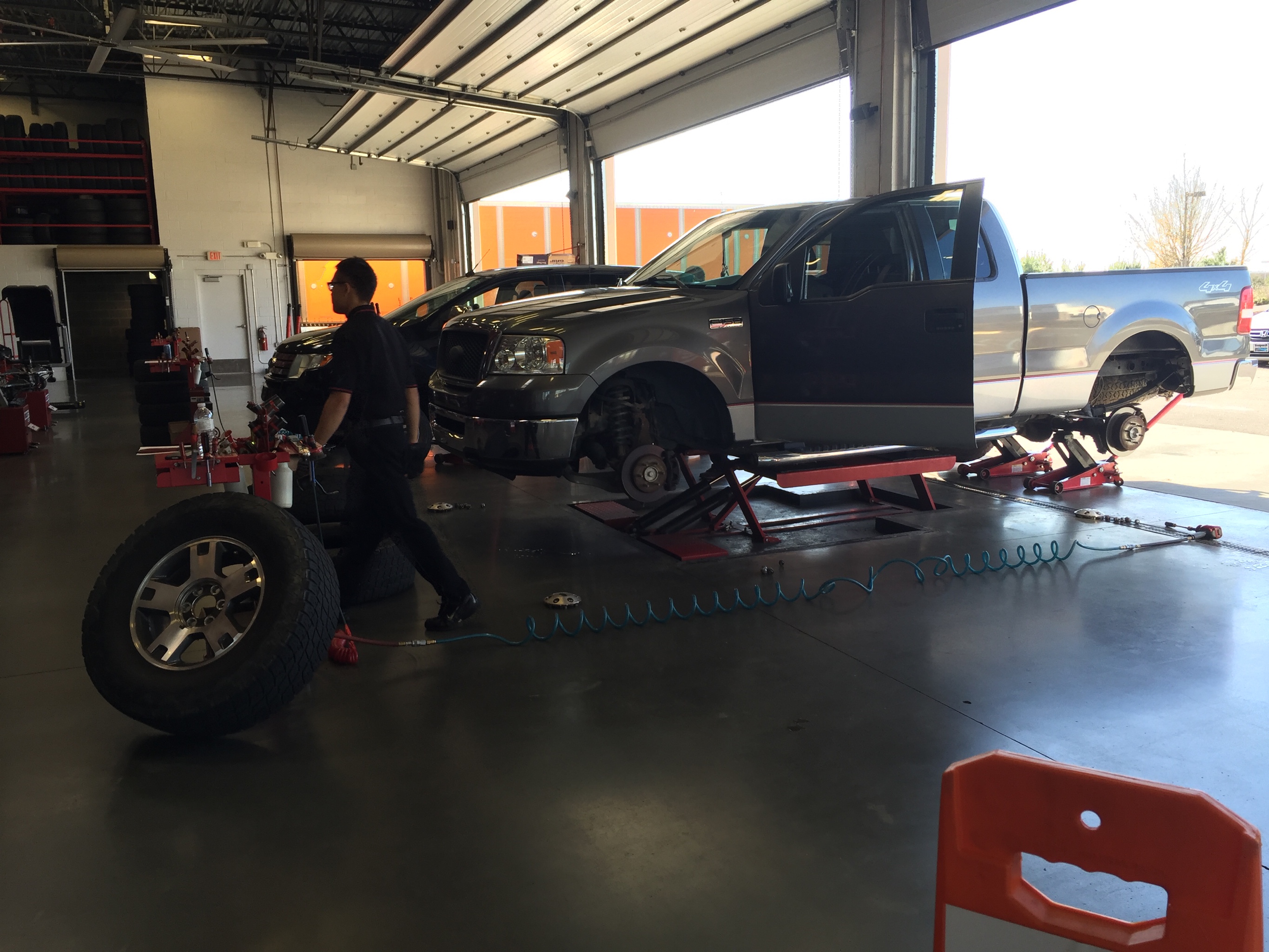 Discount Tire 5053 Sunset Blvd, Lexington