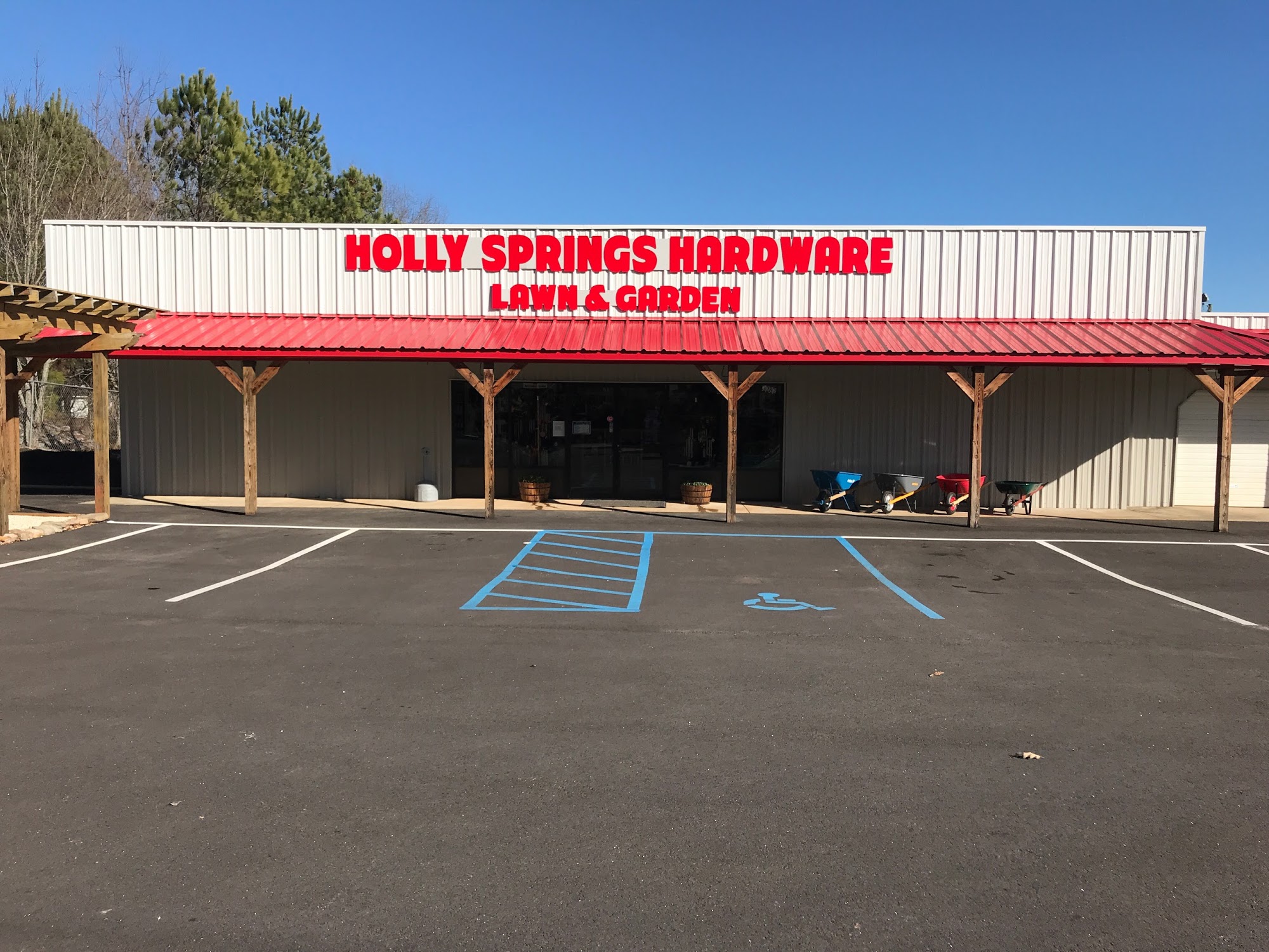 Holly Springs Hardware Lawn and Garden