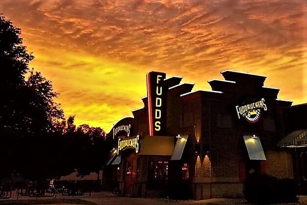 Fuddruckers 10435 N Kings Hwy, Myrtle Beach