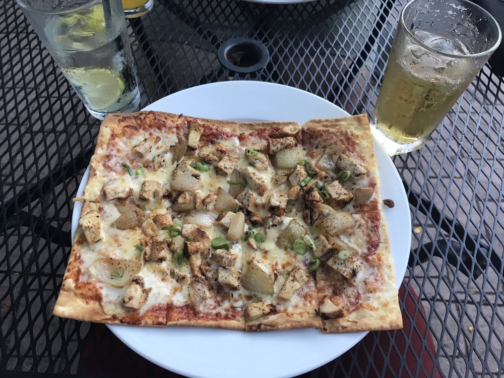 Crawford's | Bar & Grill 214 S Phillips Ave, Sioux Falls