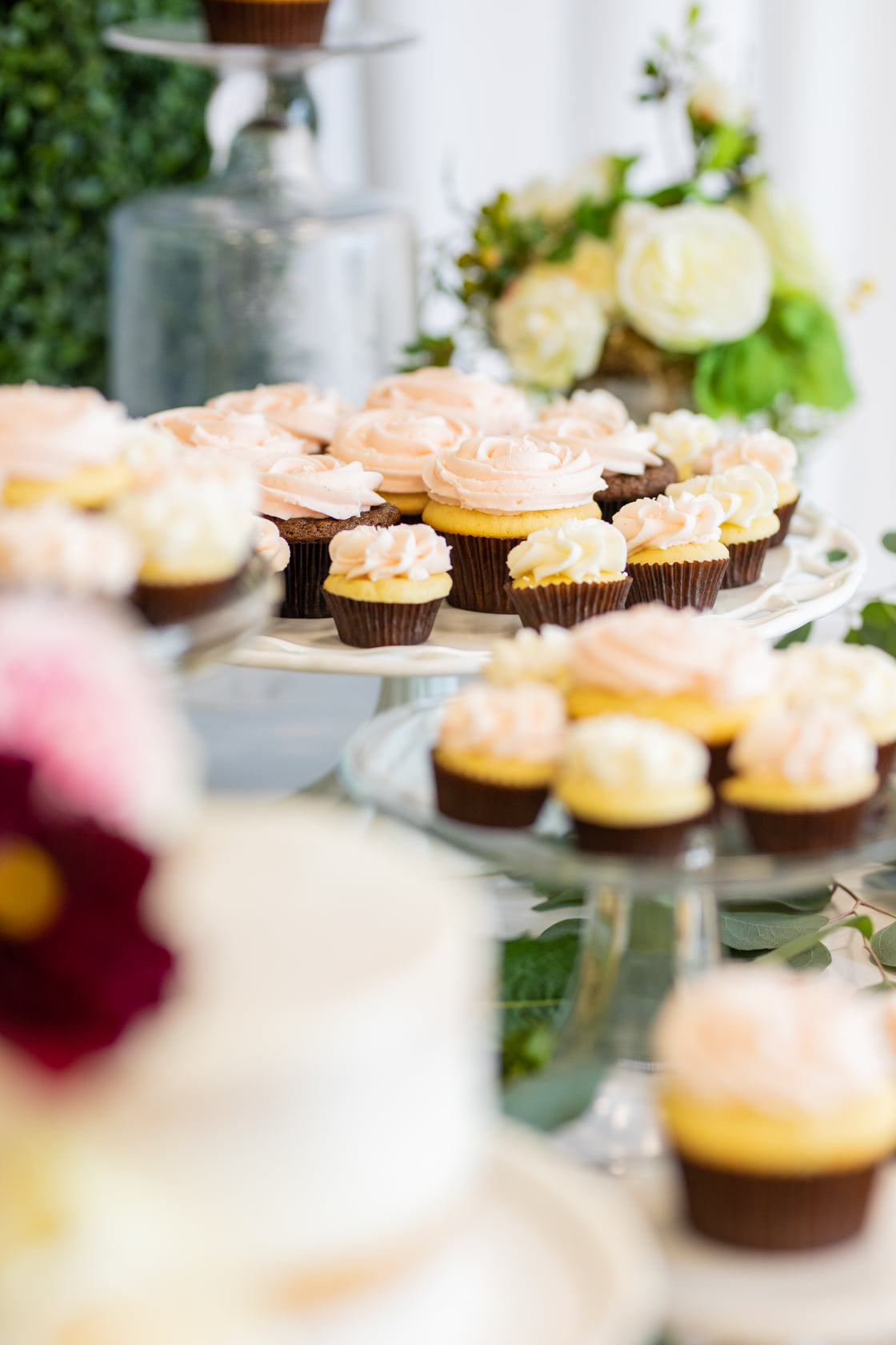 Oh My Cupcakes! 5015 S Western Ave #290, Sioux Falls