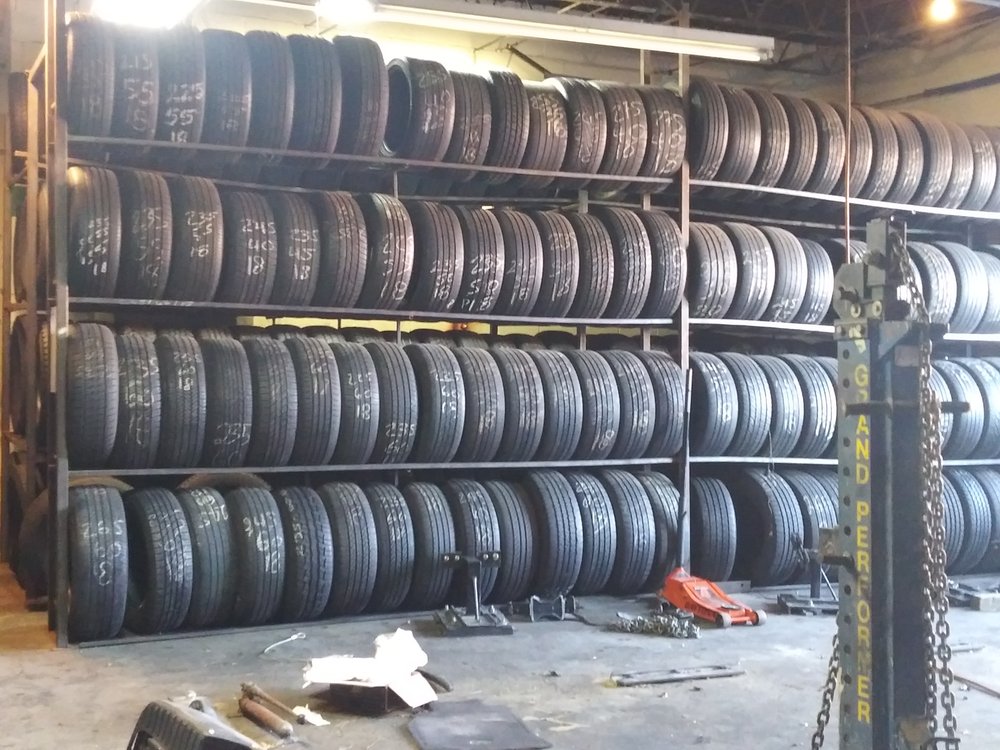 El Primo Auto Repair Tires
