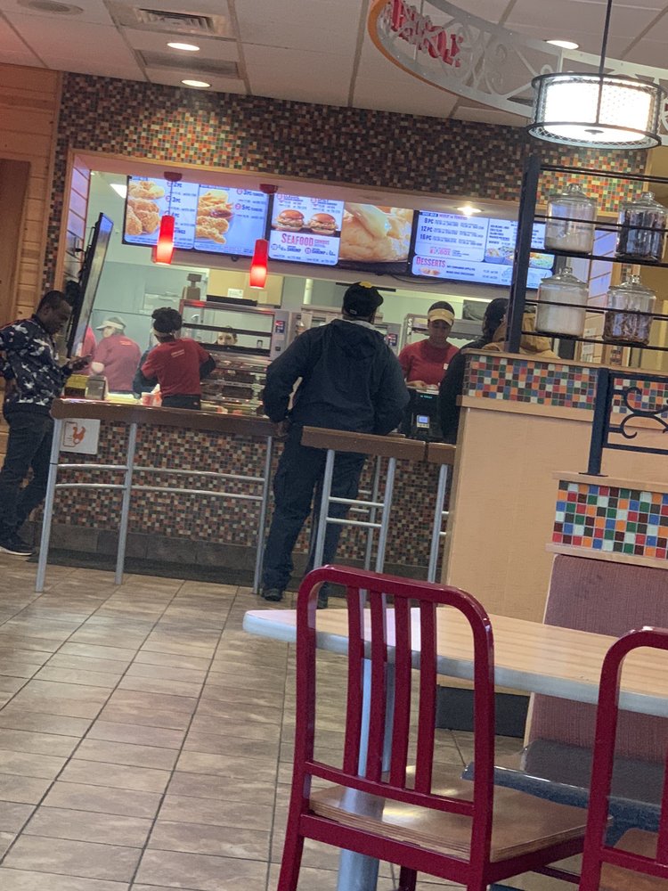 Popeyes Louisiana Kitchen 1640 Fort Campbell Blvd, Clarksville