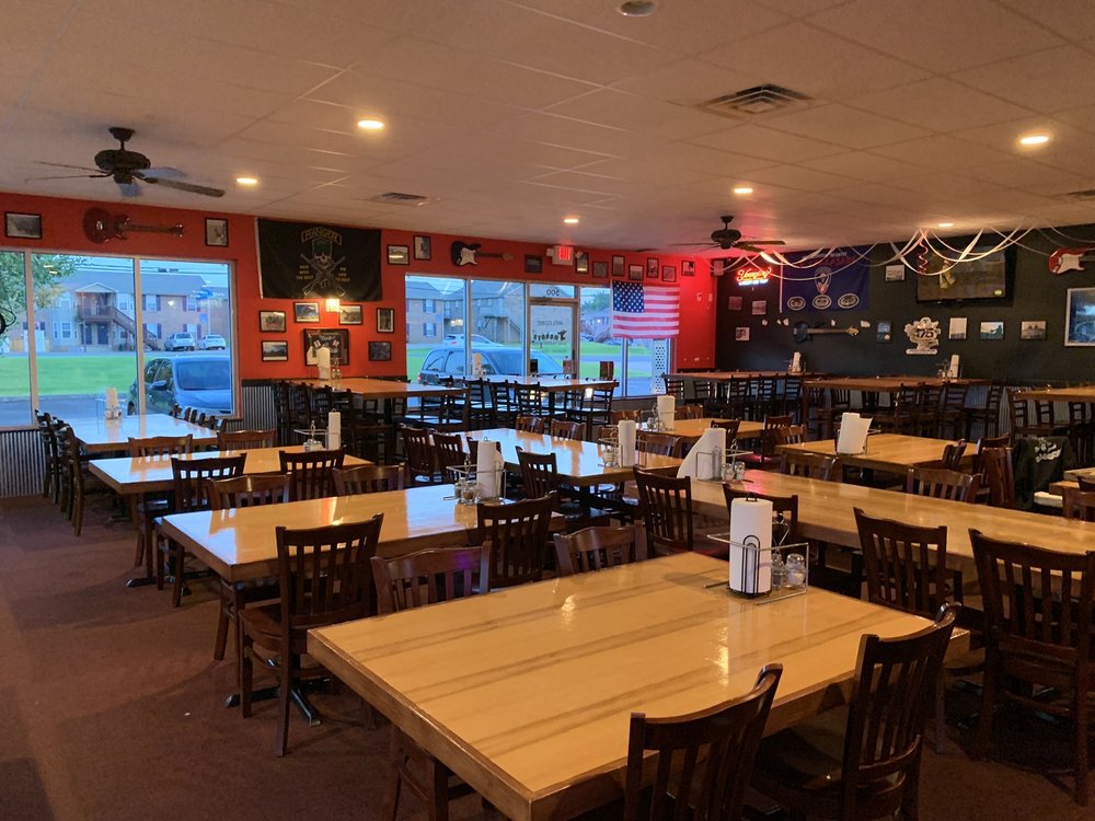 Woody's Pizza 3402 Cainlo Dr #500, Clarksville