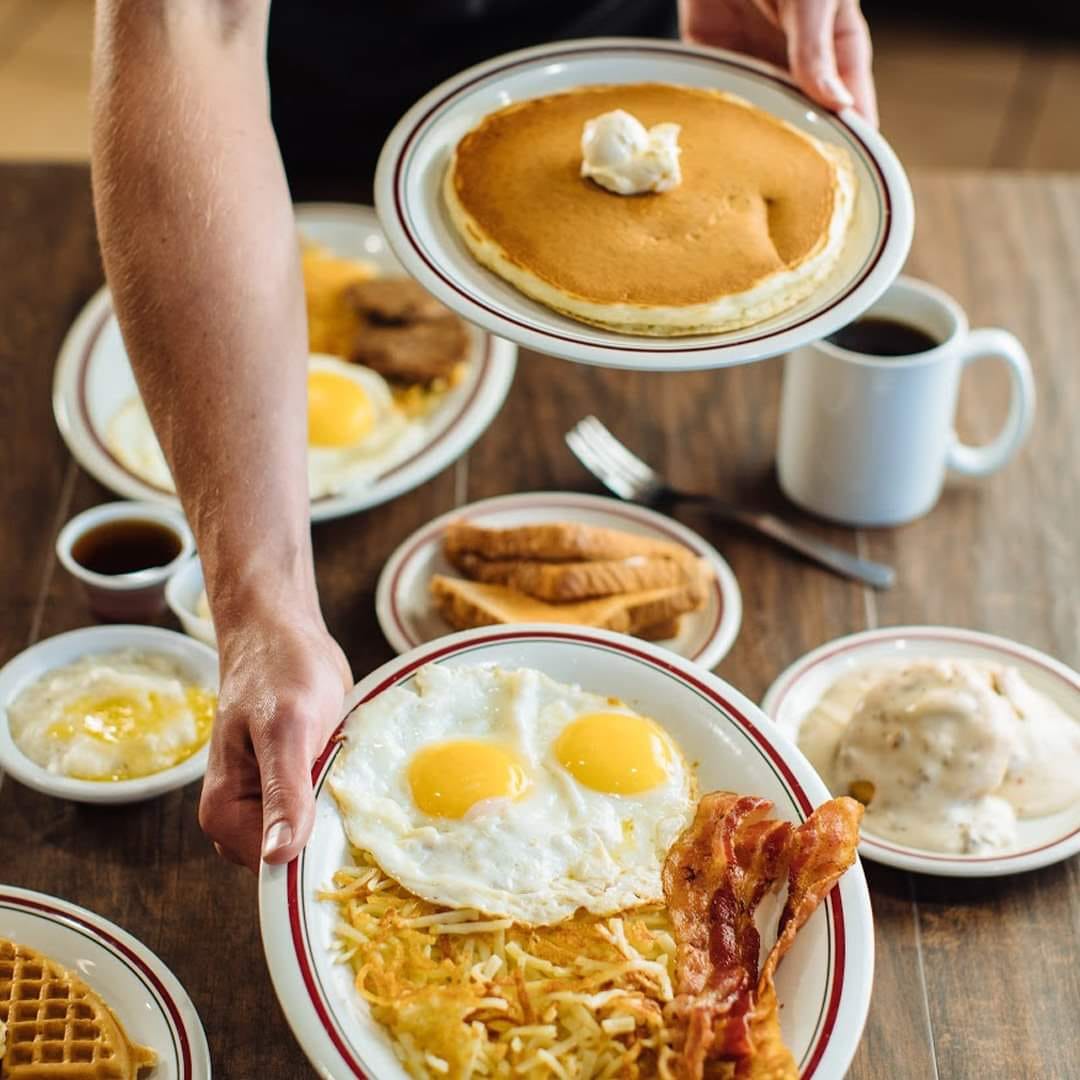 Huddle House 590 Fire Station Rd Suite H, Clarksville