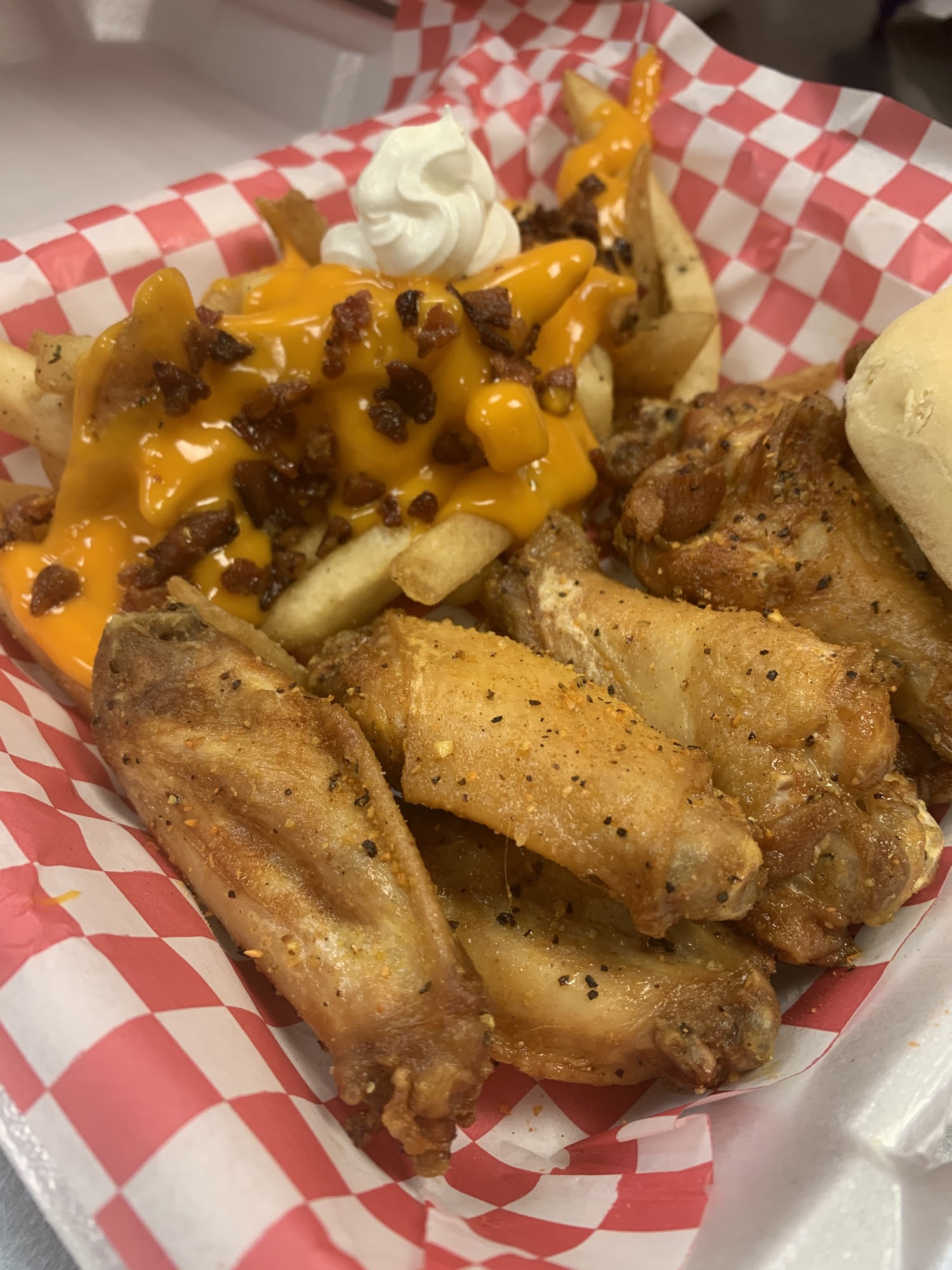 Dynamo’s Wings 915 Tiny Town Rd suite C, Clarksville