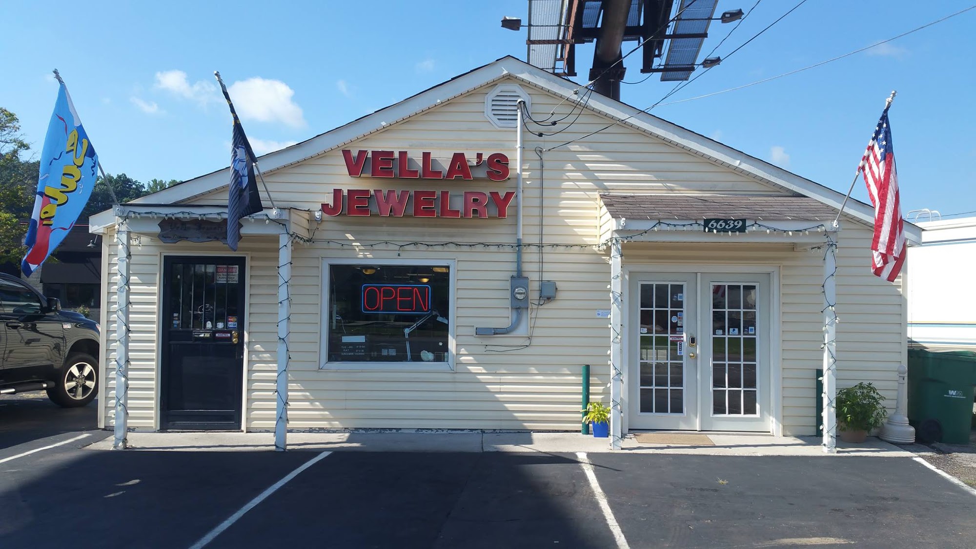 Vella's Jewelry Store